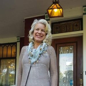 Meet your Posher, Linda sue